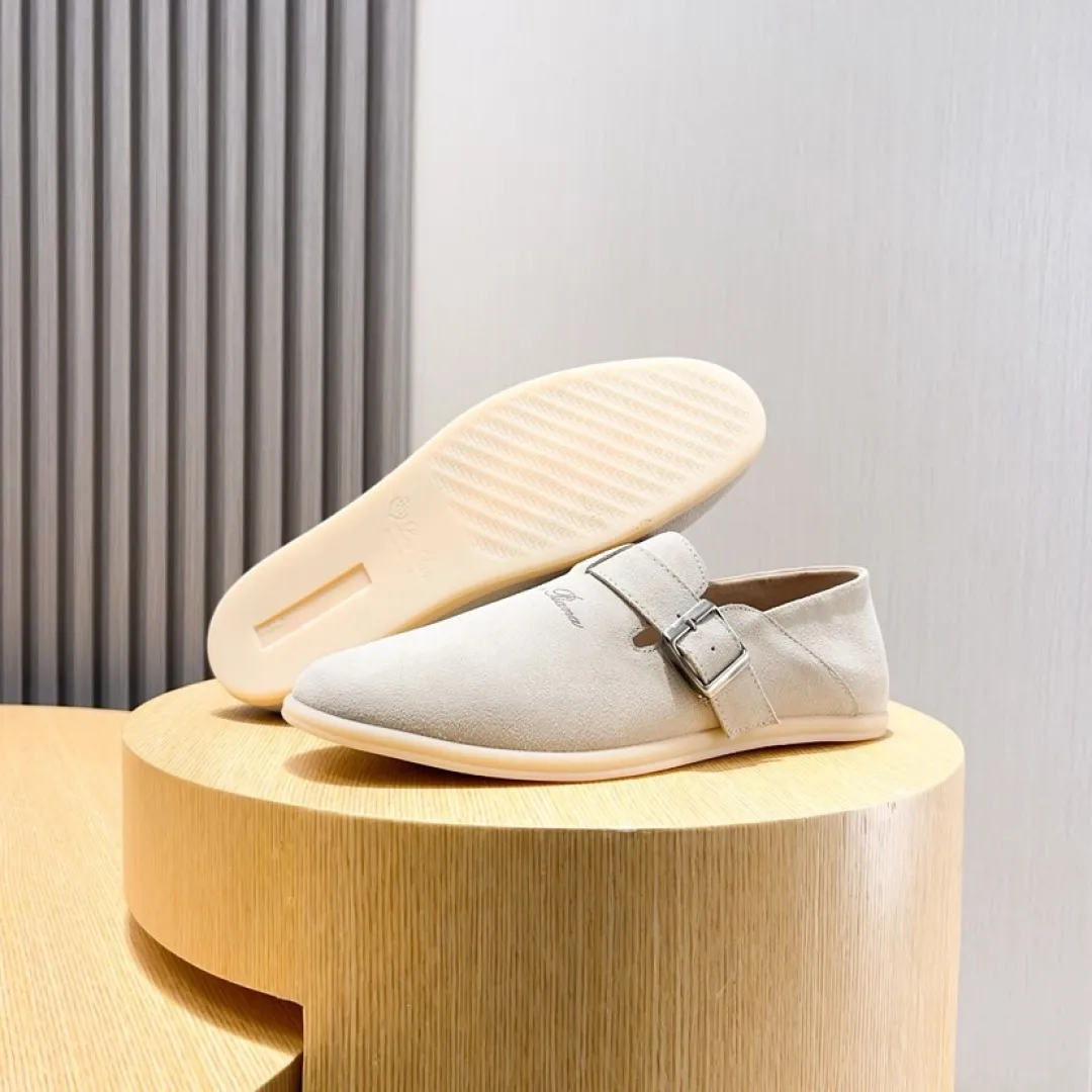 Factory price 420💰[loro piana] 2025 new moccasins, popular casual sneakers for street men. The shoes are made of first-layer suede leather uppers with rubber soles. They are classic. The complex craftsmanship and meticulous structure make the shoes light and soft, allowing you to walk comfortably and freely. Perfect for summer wear. Yardage: 38-45.